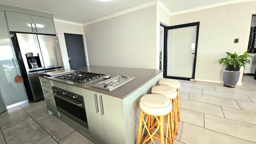 5 Bedroom Property for Sale in Sandy Point Beach Estate Western Cape